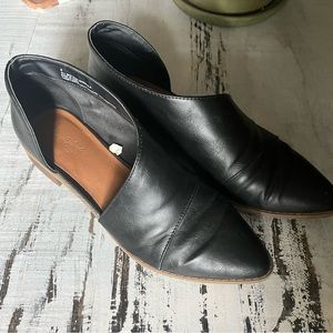 Cut out leather flats
